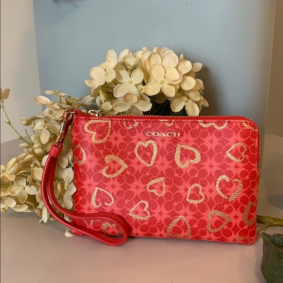 Brand New! Coach Wristlet - Picture 1 of 7